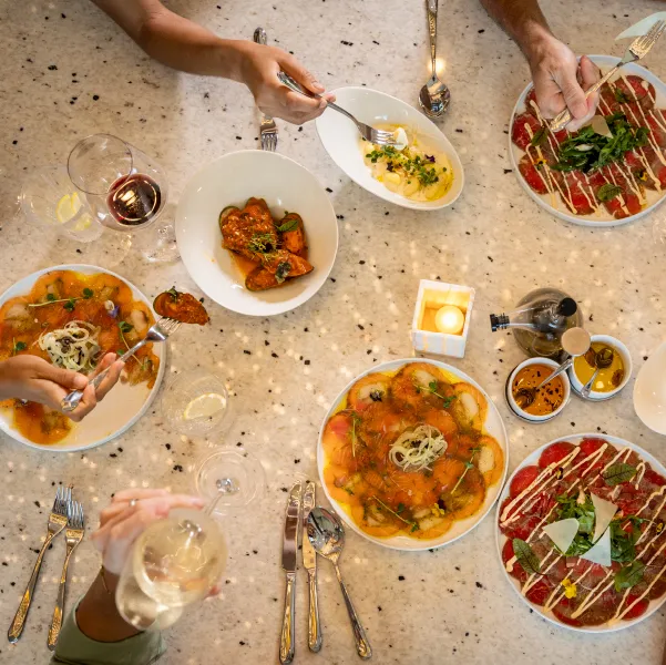 Delicias Culinarias Gourmet con Variedad de Cocinas